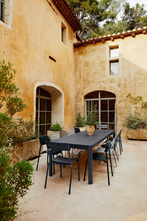 table et chaises d'extérieur